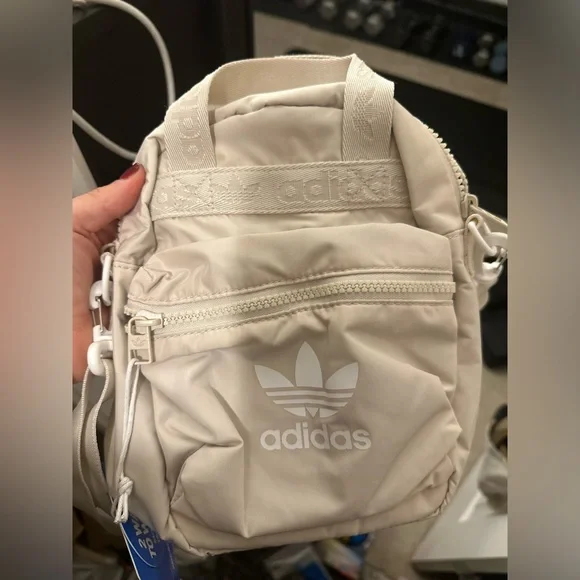 adidas Originals micro 2.0 mini backpack in white - Picture 4 of 5